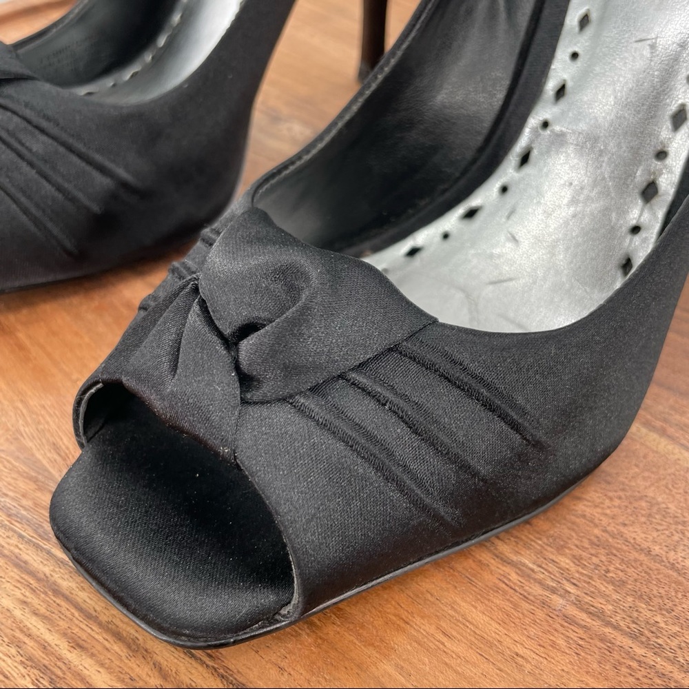 BCBGirls Peep Toe Heels black Size 8.5 - Picture 11 of 13